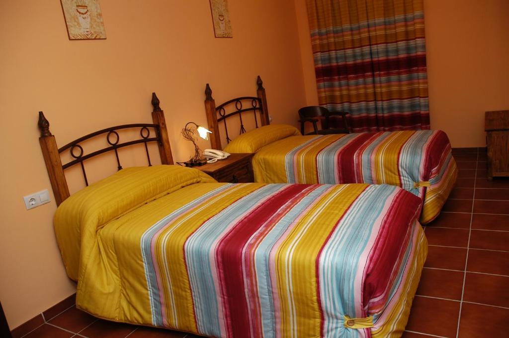 Hotel Rural Los Chaparros Freila Værelse billede